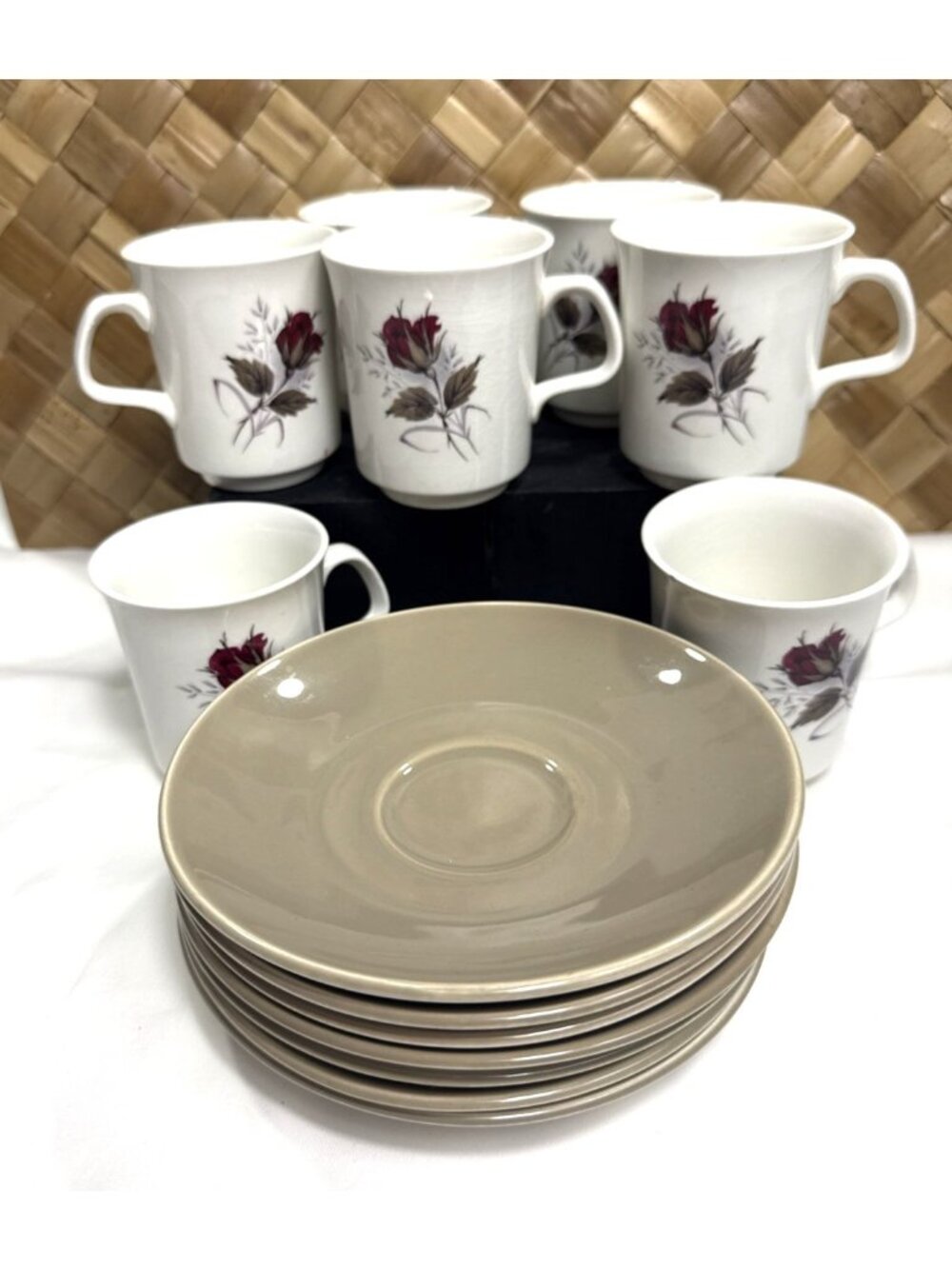 Vtg J & G Meakin Red Roses Coffee Cups Saucers White Ironstone 4-3 Cups England